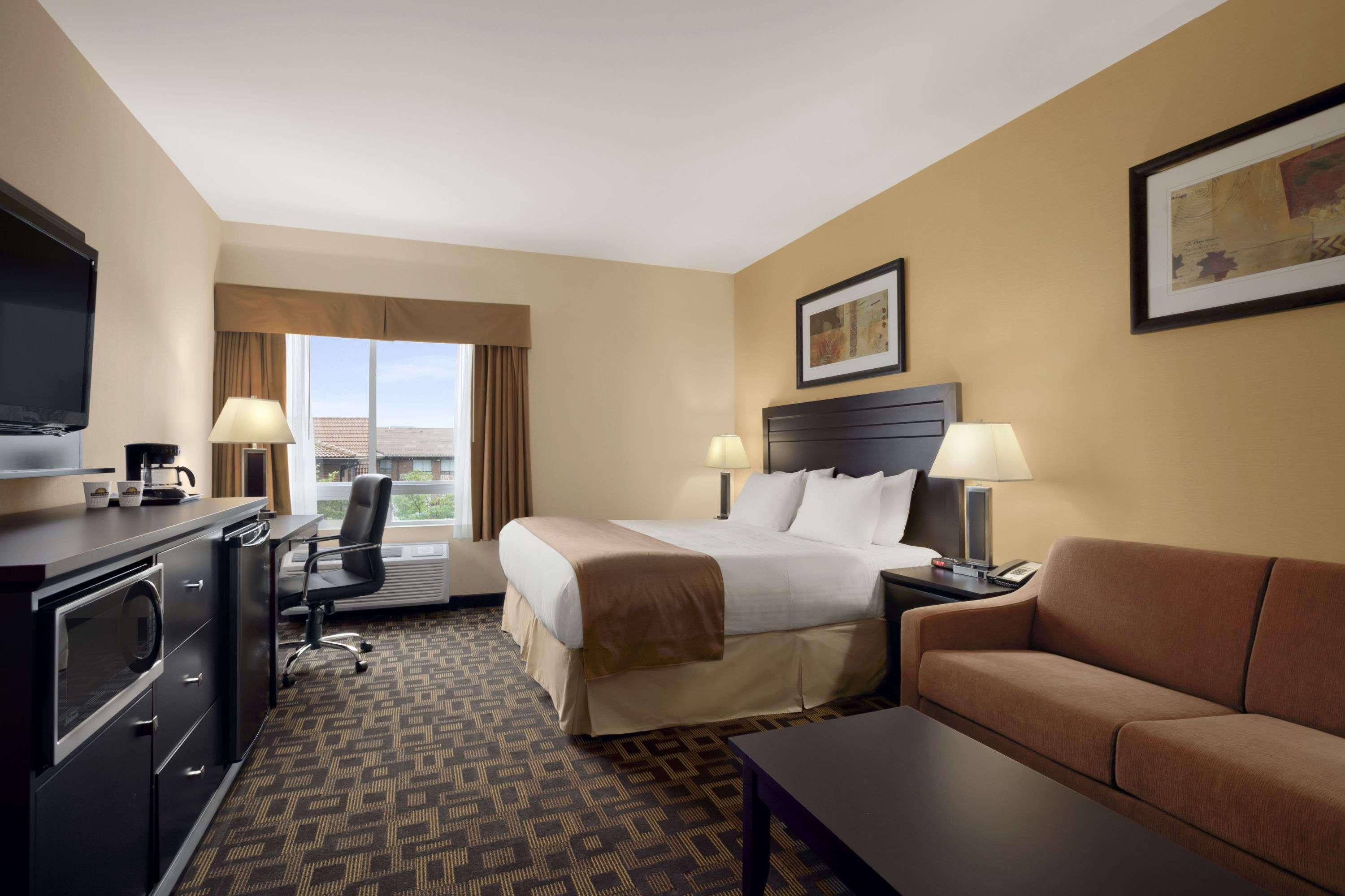 Days Inn & Suites By Wyndham Winnipeg Airport Manitoba Eksteriør bilde