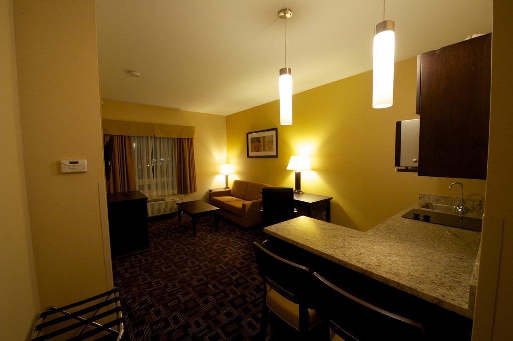 Days Inn & Suites By Wyndham Winnipeg Airport Manitoba Eksteriør bilde