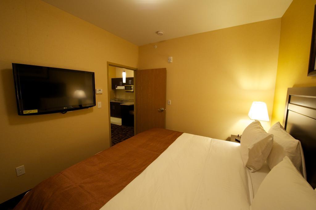 Days Inn & Suites By Wyndham Winnipeg Airport Manitoba Eksteriør bilde