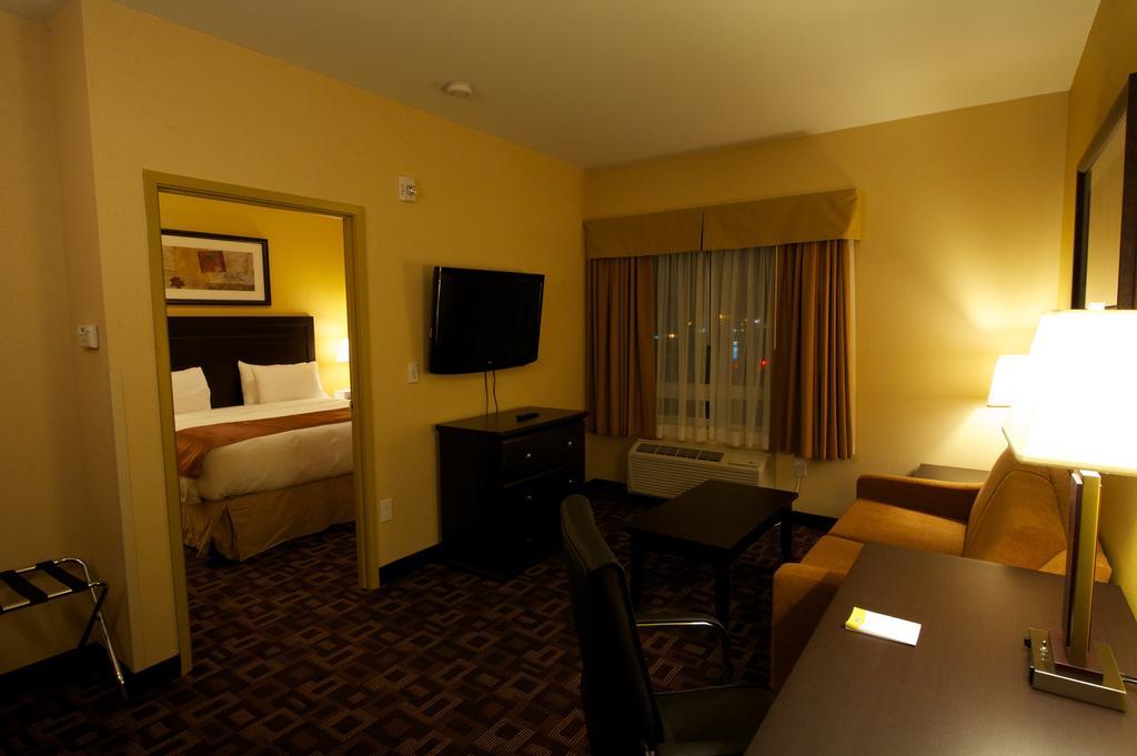 Days Inn & Suites By Wyndham Winnipeg Airport Manitoba Eksteriør bilde