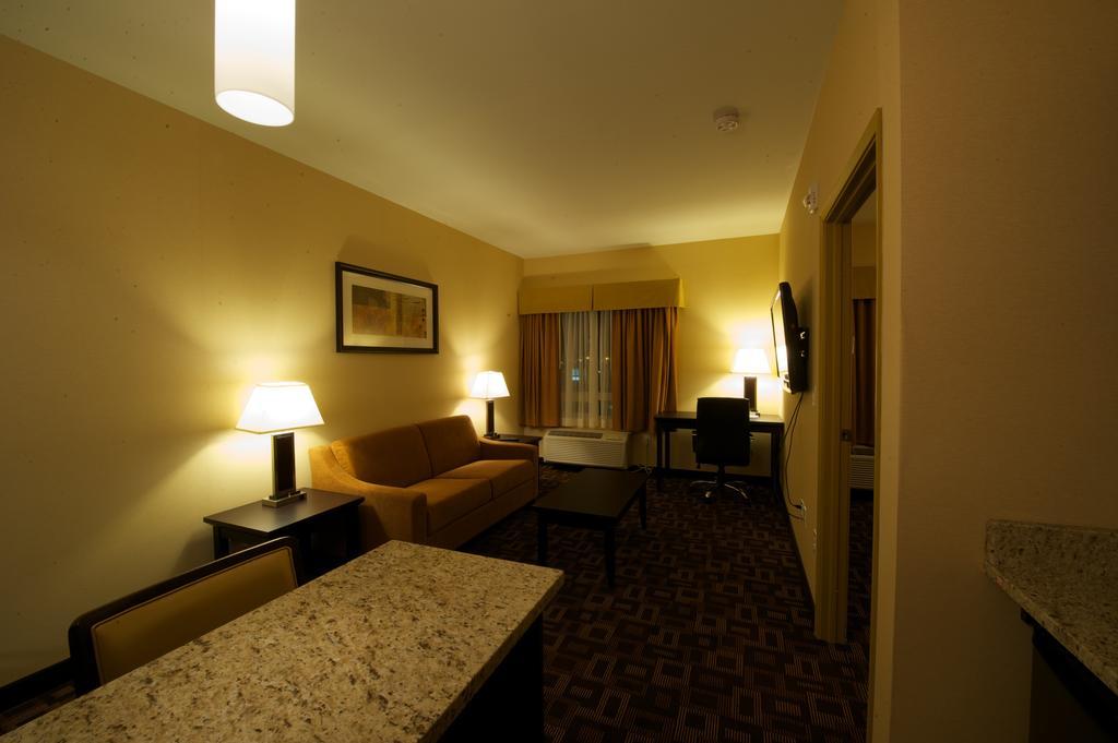 Days Inn & Suites By Wyndham Winnipeg Airport Manitoba Eksteriør bilde